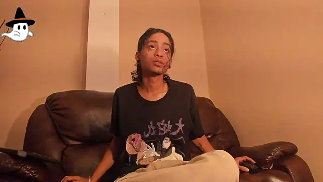 Snapshot of Dickie_Dicking chatting on 10-22-25, 08:52 Dickie Dicking online show from 10-22-25, 08:52