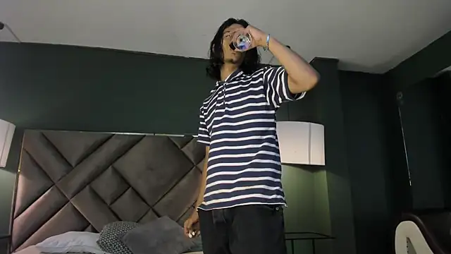 Snapshot of Dickie_Dicking chatting on 11-12-25, 10:02 Dickie Dicking online show from 11-12-25, 10:02