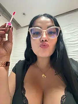 Aurora-Hernandez online show from 10-07-25, 03:29