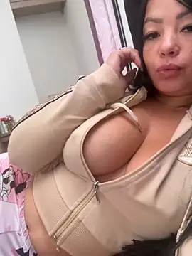 Aurora-Hernandez online show from 10-02-25, 01:47