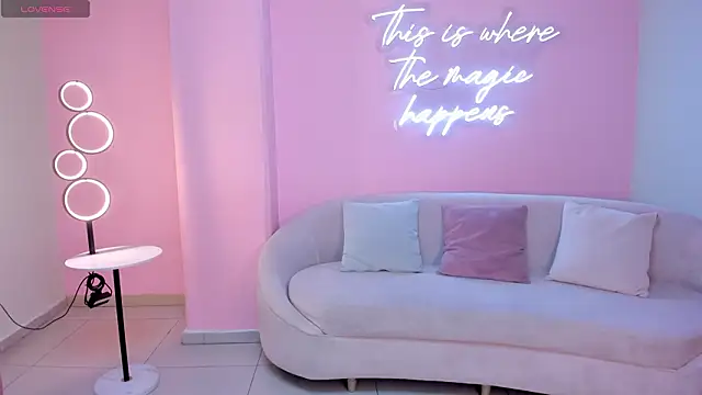 NatalieLewis online show from 02-25-26, 12:38