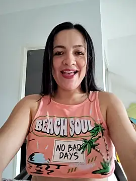 LindaSalo33 online show from 10-15-25, 07:00