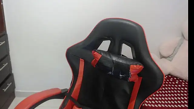 Snapshot of emily_sexxx chatting on 02-20-26, 06:26 emily sexxx online show from 02-20-26, 06:26