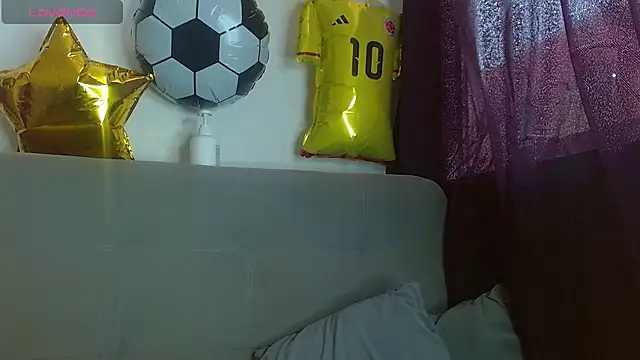 JuliethaFox online show from 07-04-26, 04:55