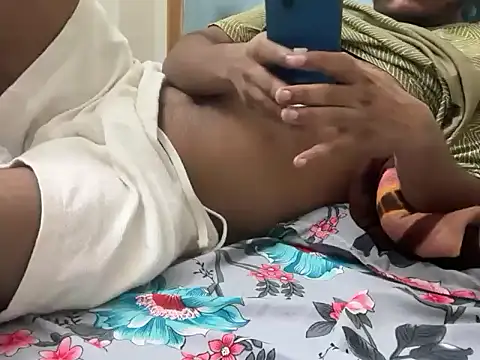 Snapshot of YourBlackBull chatting on 10-06-25, 08:42 YourBlackBull online show from 10-06-25, 08:42