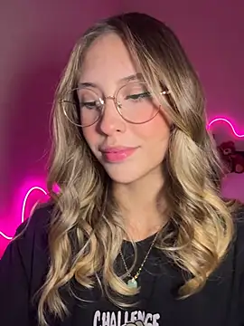 fanyabbey online show from 04-18-26, 01:52