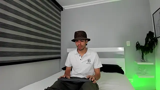 ZaynShadow online show from 10-18-25, 05:20