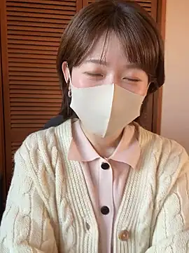 momo yuipu online show from 11-03-25, 11:30