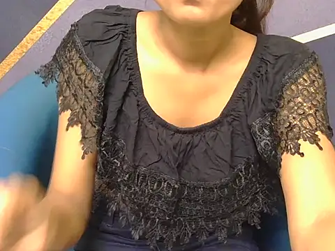 shiny-krisha online show from 10-22-25, 04:12