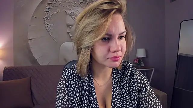 AriaEven online show from 10-16-25, 03:04