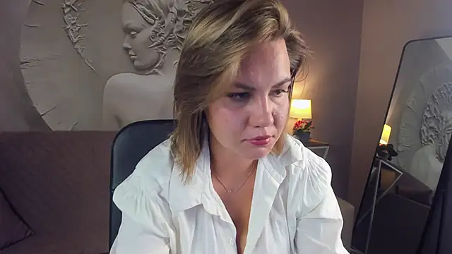 AriaEven online show from 10-10-25, 10:16