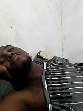 Snapshot of Thabisomgaga1 chatting on 01-13-26, 03:43 Thabisomgaga1 online show from 01-13-26, 03:43