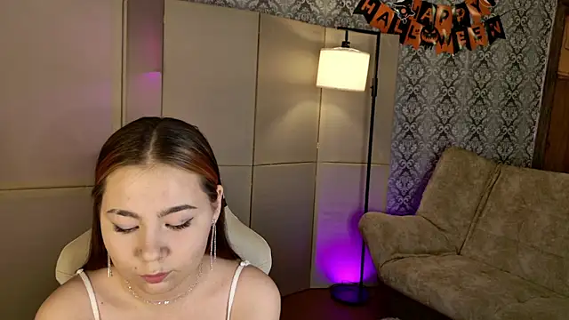 EmilyBlume online show from 10-30-25, 07:00