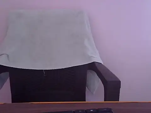 Snapshot of Laila_Cute chatting on 01-19-26, 04:49 Laila Cute online show from 01-19-26, 04:49