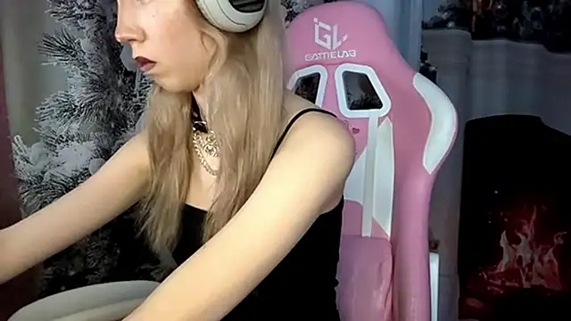 Jerrieberry online show from 11-30-25, 01:56