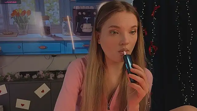 JulieLupo online show from 03-22-26, 07:32