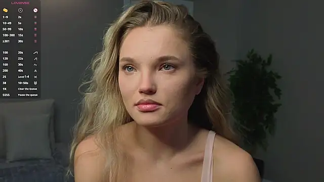 JulieLupo online show from 12-23-25, 09:08