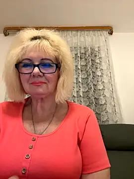 BoloshkaBlonda online show from 11-18-25, 06:22