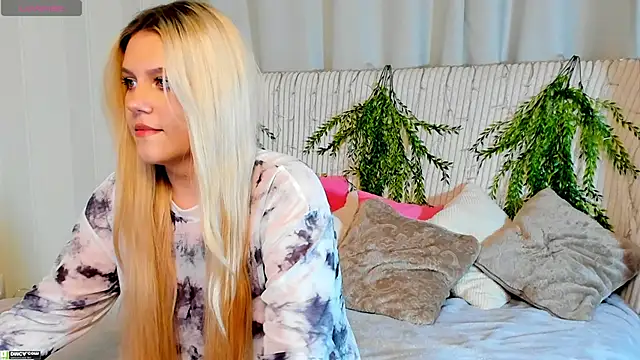 Malisha kiss online show from 10-25-25, 09:30