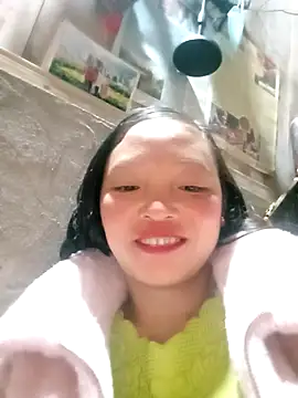 Minkine022 online show from 12-18-25, 06:12