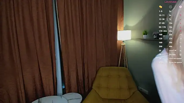 Snapshot of PocketDollX chatting on 07-17-26, 04:15 PocketDollX online show from 07-17-26, 04:15