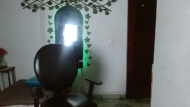 Snapshot of Ebony_luna chatting on 04-30-26, 12:45 Ebony luna online show from 04-30-26, 12:45