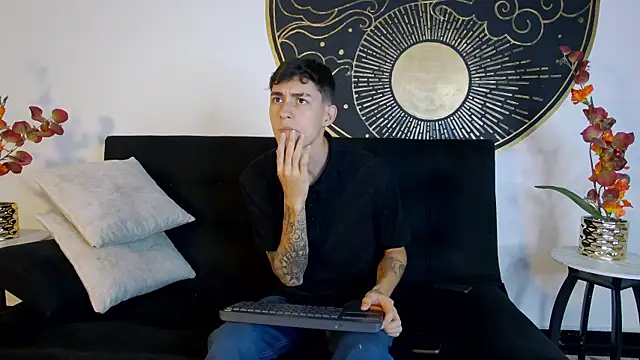 LukeSavagge online show from 10-05-25, 03:03