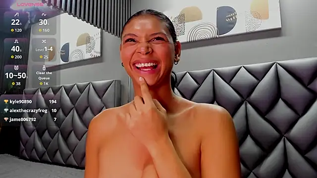 Snapshot of Sensual_Shantal chatting on 10-06-25, 04:52 Sensual Shantal online show from 10-06-25, 04:52