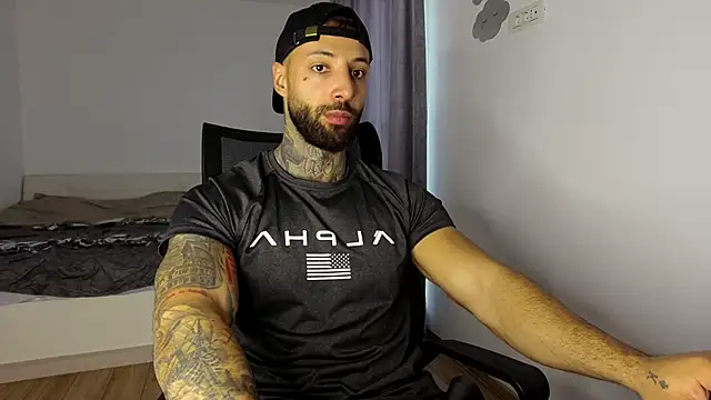 MasculineGuy99 online show from 11-06-25, 06:50