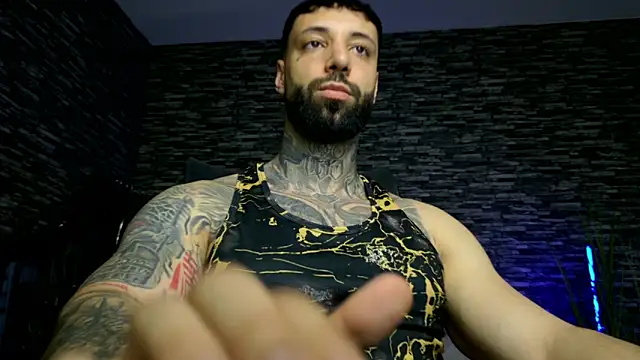 Snapshot of MasculineGuy99 chatting on 05-06-26, 06:01 MasculineGuy99 online show from 05-06-26, 06:01