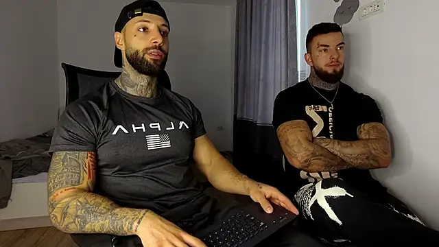 MasculineGuy99 online show from 11-07-25, 07:24