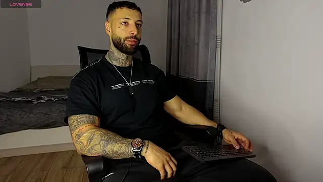 MasculineGuy99 online show from 10-27-25, 04:35