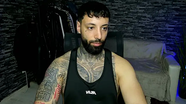 Snapshot of MasculineGuy99 chatting on 05-14-26, 06:38 MasculineGuy99 online show from 05-14-26, 06:38