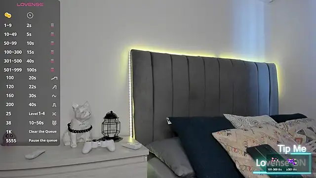 JARETHH online show from 10-31-25, 01:41