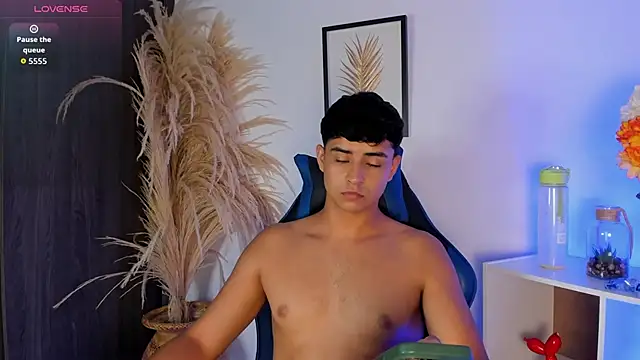 Thiago Connor21 online show from 05-27-26, 01:57