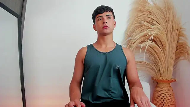 Thiago Connor21 online show from 12-15-25, 06:03