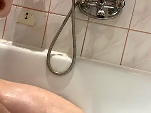 pleasedontpressaredburton online show from 11-05-25, 03:26