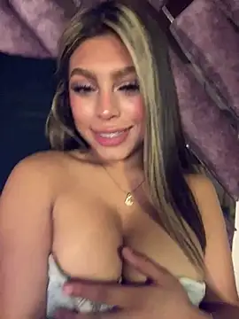 ZoeMillerPink  online show from 10-14-25, 04:57
