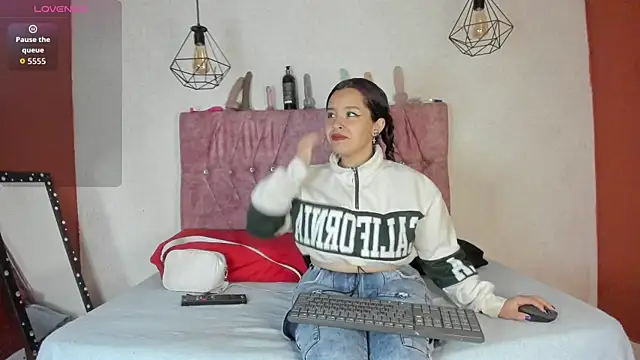 Mia lopez 1 online show from 11-08-25, 11:14