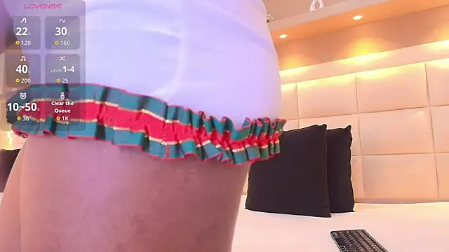 TracyDavis  online show from 12-19-25, 12:18