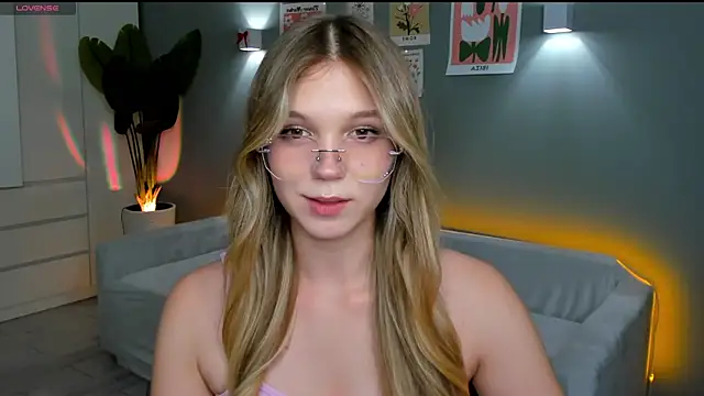 linakorvin online show from 10-26-25, 01:33