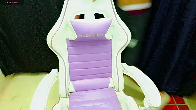 Im david02 online show from 10-28-25, 01:21