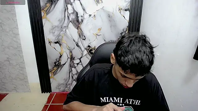 Im david02 online show from 12-05-25, 01:43