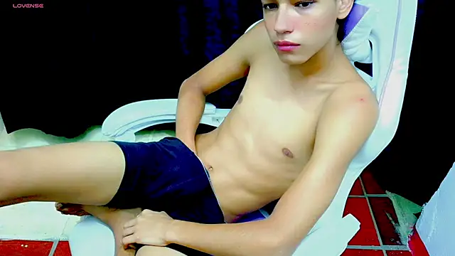 Im david02 online show from 11-08-25, 12:31