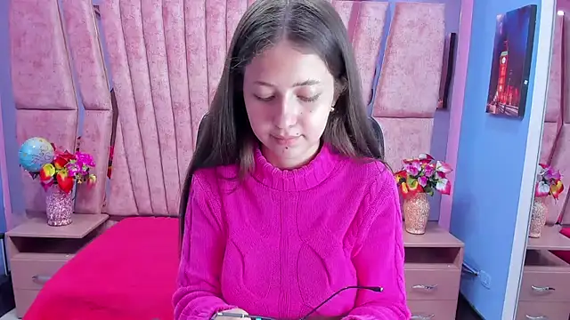 sarah sweett  online show from 10-22-25, 02:27