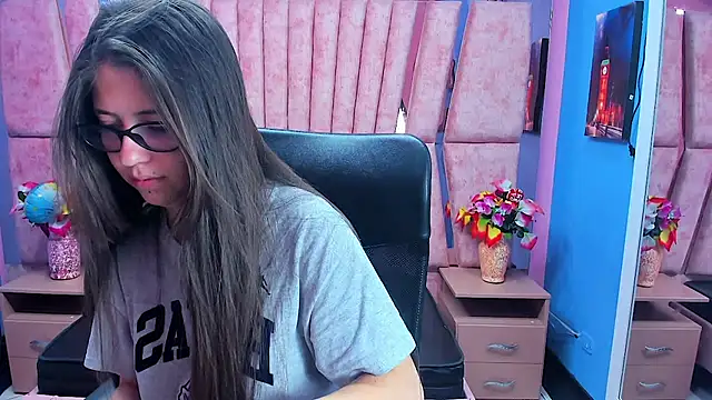 Snapshot of sarah_sweett_ chatting on 02-14-26, 03:01 sarah sweett online show from 02-14-26, 03:01