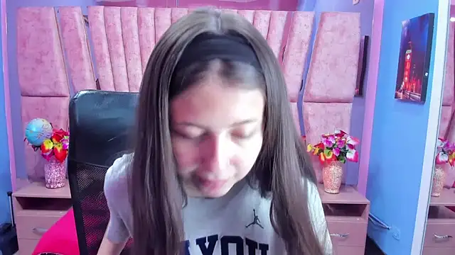 sarah sweett  online show from 10-23-25, 02:05