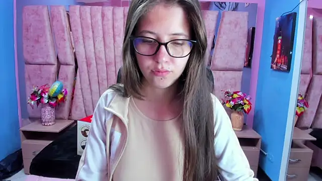 sarah sweett  online show from 03-19-26, 02:06