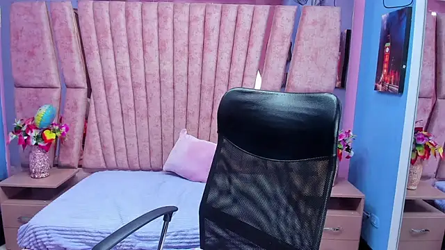 Snapshot of sarah_sweett_ chatting on 02-25-26, 02:39 sarah sweett online show from 02-25-26, 02:39