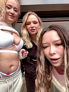 RollDolls online show from 10-30-25, 05:06